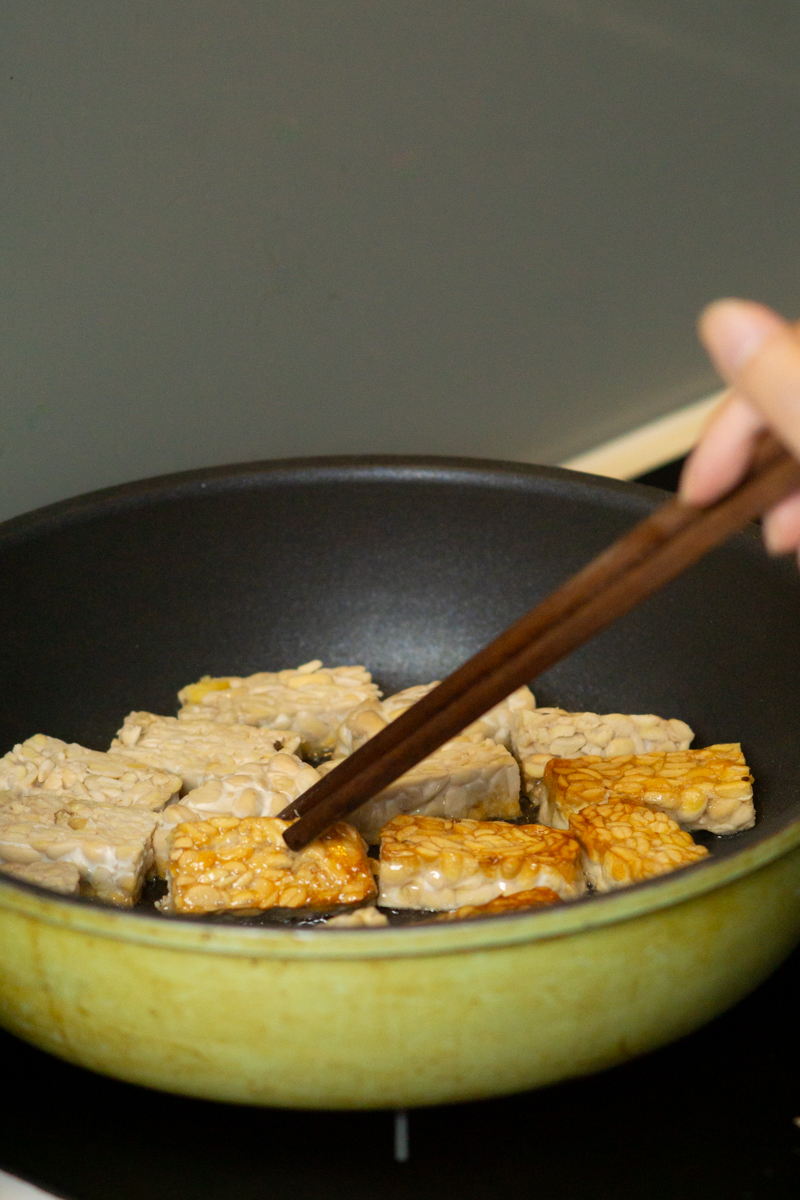 frying the tempeh