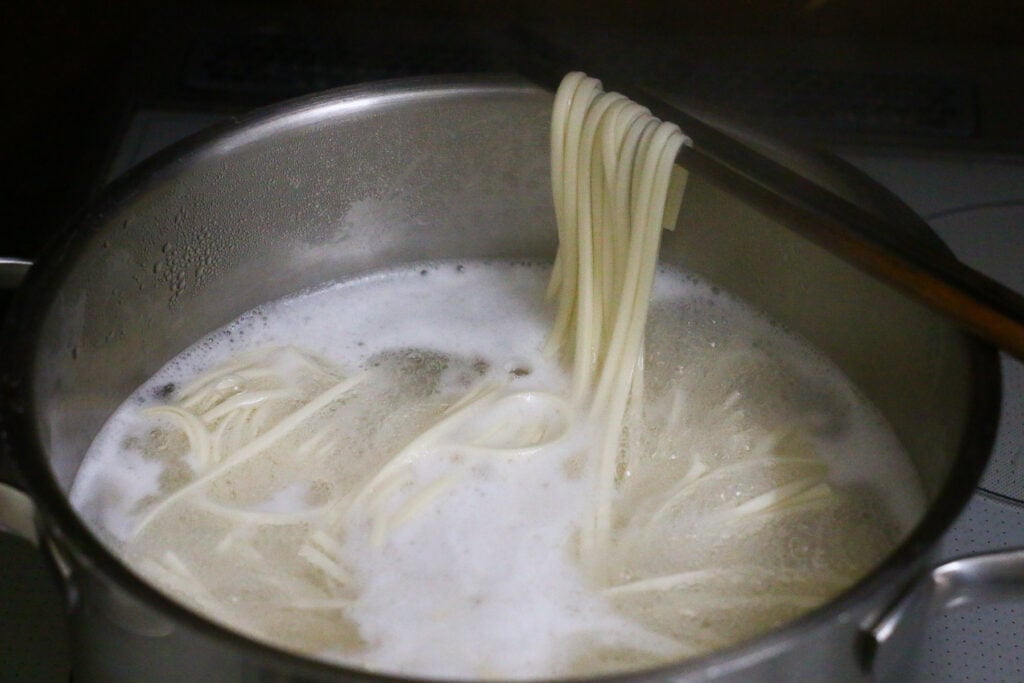 Vegan Tantanmen - make noodles