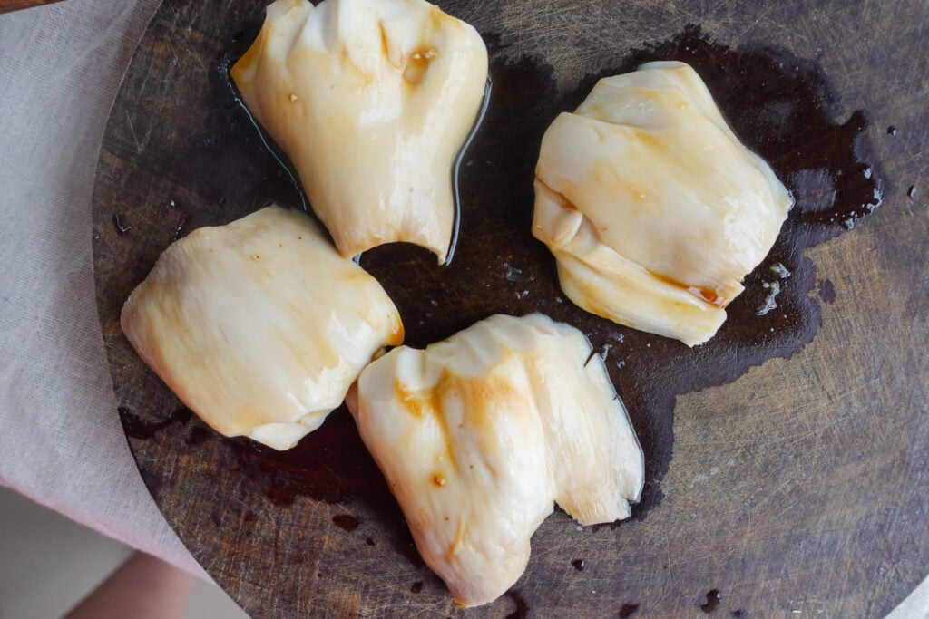 Vegan chicken mushroom cutlets