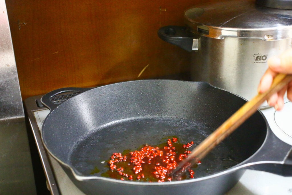 Make the annatto seed oil