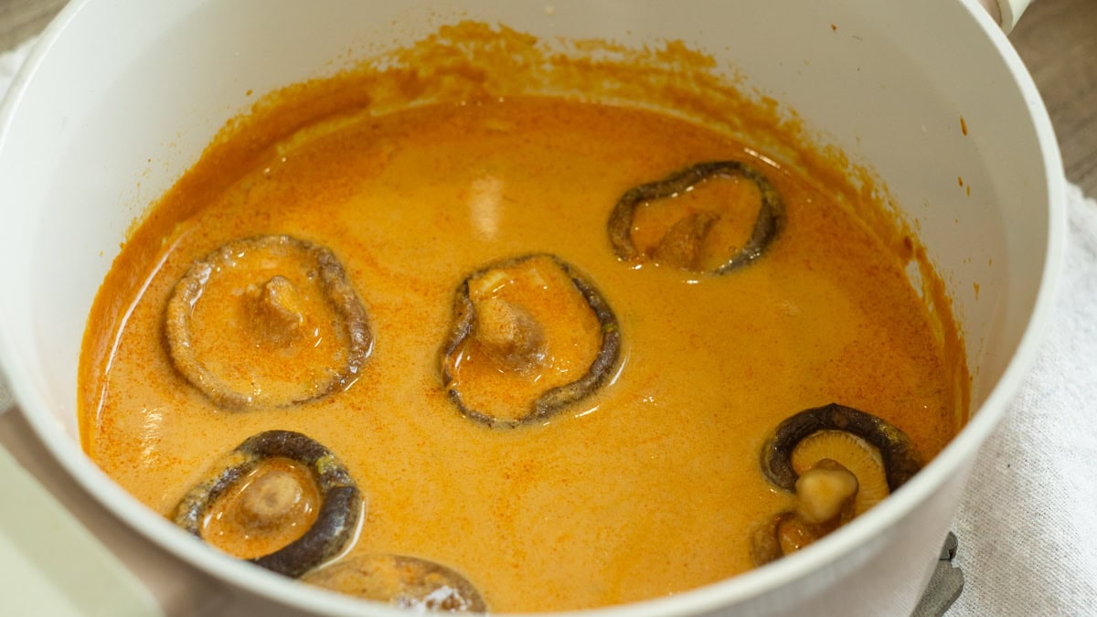 vegan miso ramen broth