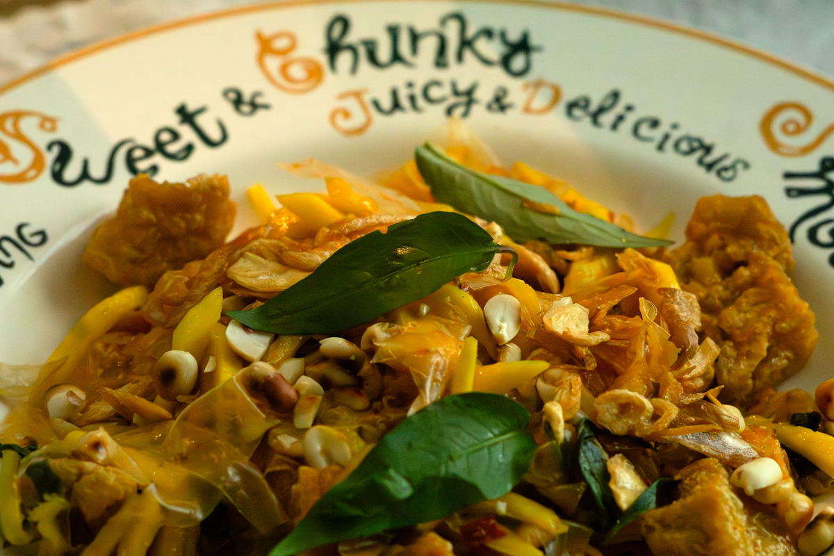 banh trang tron under the sun light