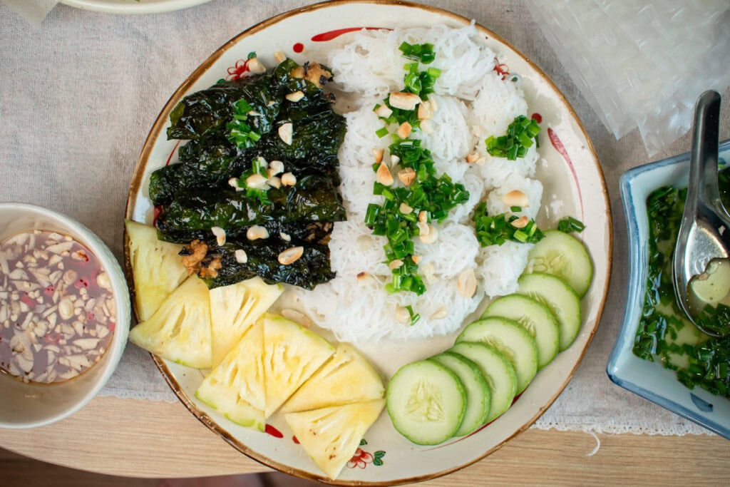 Vegan Betel Leaf Rolls with bánh hỏi