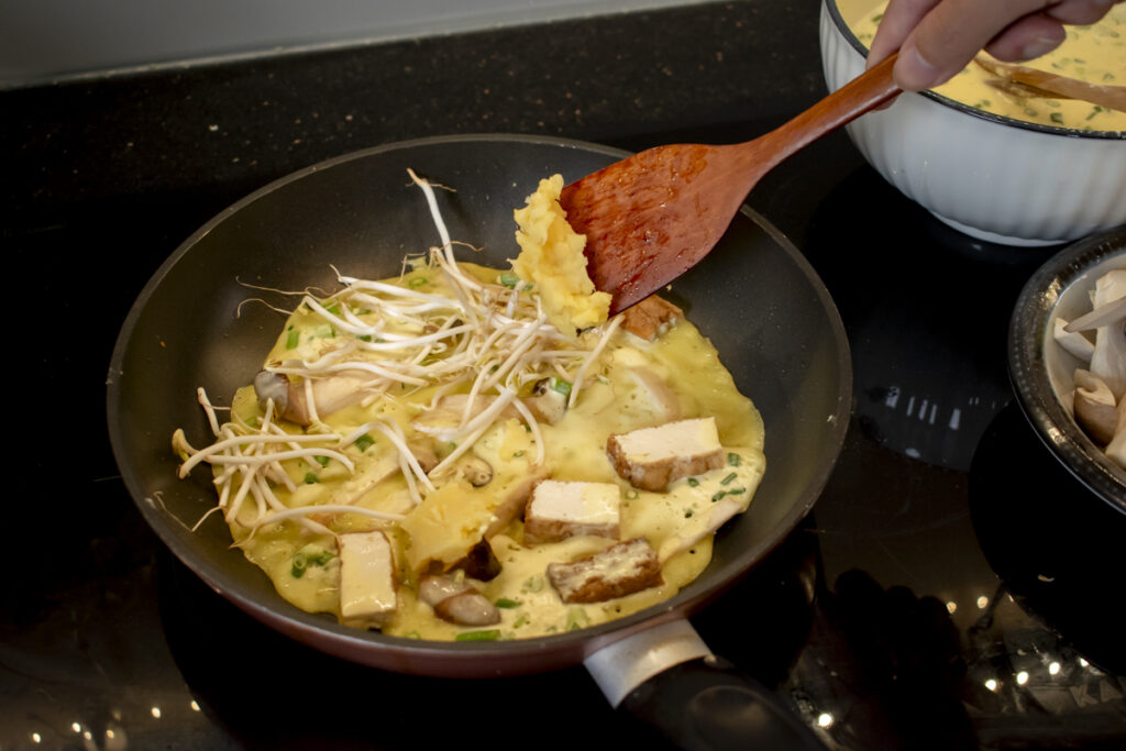 making vegan bánh xèo